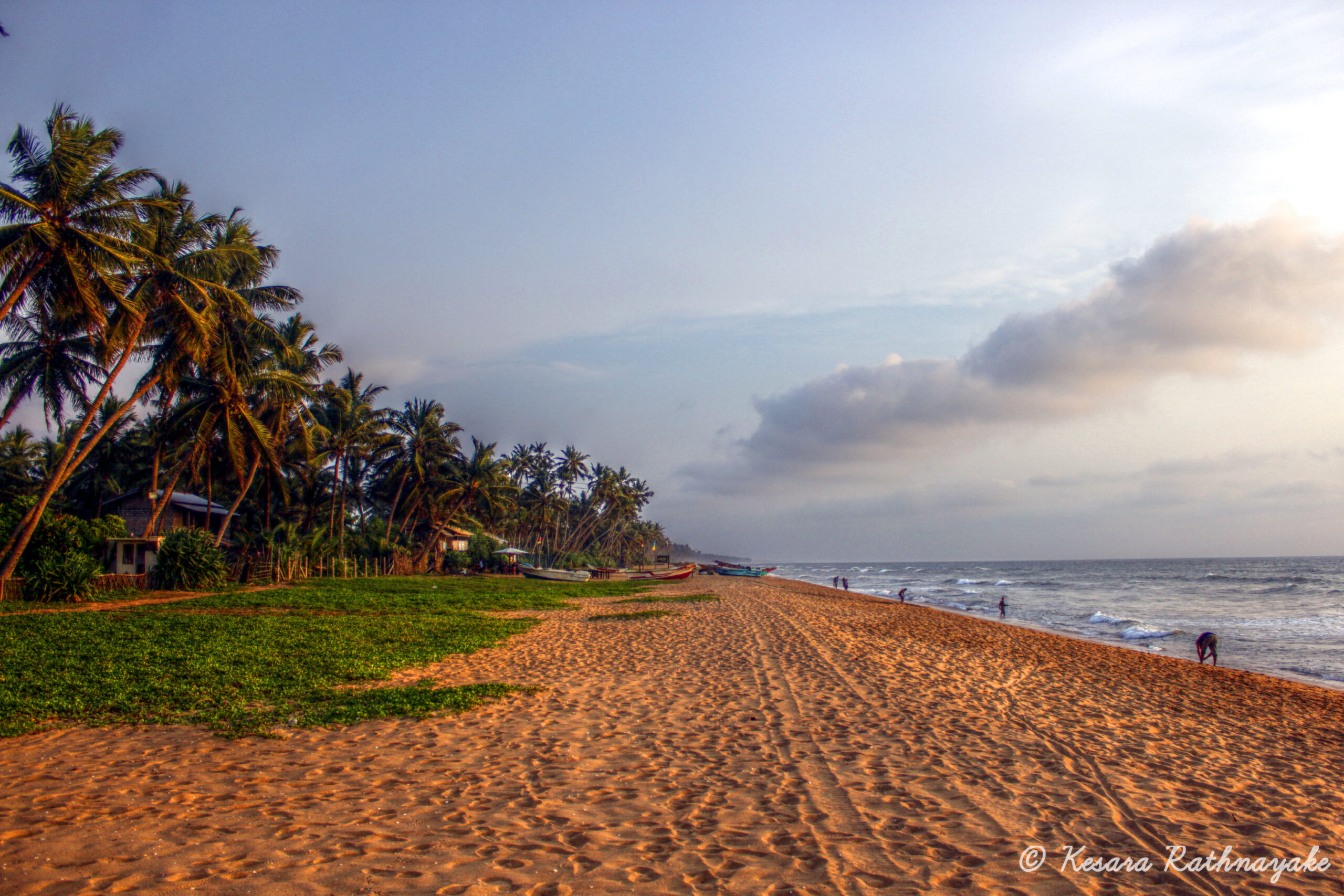 Source: WikimediaCommons (https://commons.wikimedia.org/wiki/File:Wadduwa_Beach.jpg )